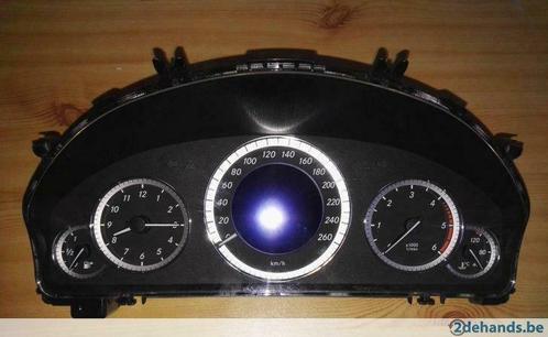 Snelheidsmeter Km teller MB 212 Herstel Instrument, Auto-onderdelen, Dashboard en Schakelaars, Mercedes-Benz, Gebruikt, Ophalen of Verzenden