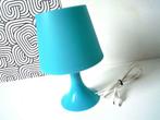 Lampe de table turquoise moderne IKEA, Comme neuf, Synthétique, Moins de 50 cm, Enlèvement ou Envoi