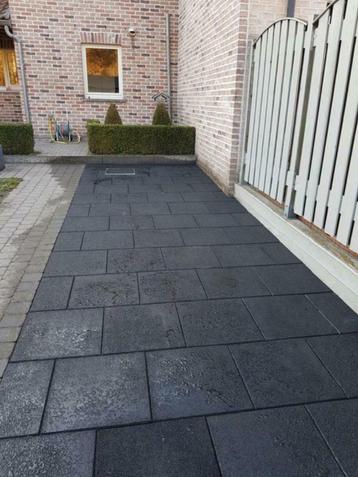 EUPOPEES 3 JAAR GARANTIE  rubber tegels van 50x50x2,5cm  beschikbaar voor biedingen