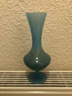 Vase en opaline hauteur 22 cm, Antiek en Kunst, Antiek | Glaswerk en Kristal, Ophalen of Verzenden