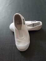 Witte turnpantoffel - maat 27, Kinderen en Baby's, Gebruikt, Ophalen of Verzenden, Jongen of Meisje, Sportschoenen
