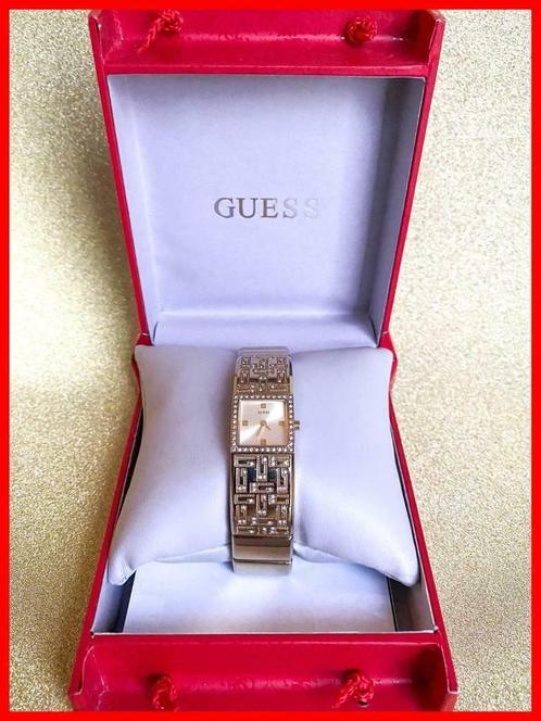 Montre Guess dorée, Bijoux, Sacs & Beauté, Montres | Femmes, Comme neuf, Montre-bracelet, Guess, Avec strass