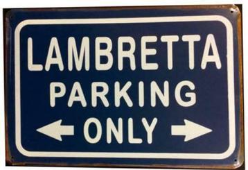 Metalen rusty-old wandplaat Lambretta Parking Only, Motoren, Ophalen of Verzenden, Nieuw