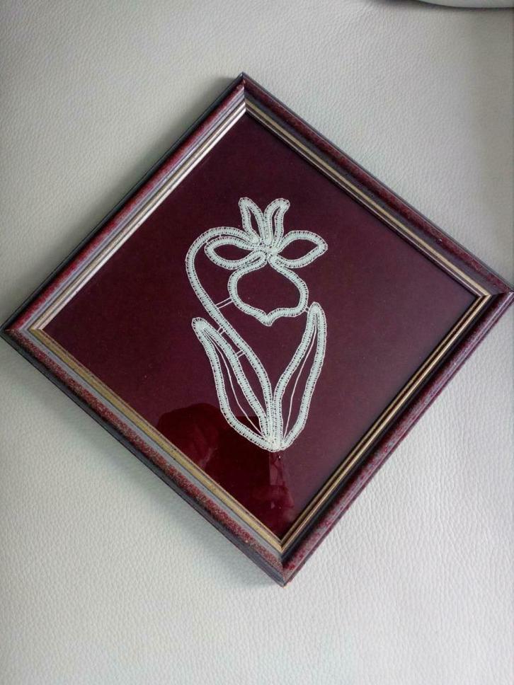 oud kantkloswerkje  met echtheidscertificaat van de kunstena, Hobby en Vrije tijd, Kantklossen, Zo goed als nieuw, Ophalen of Verzenden