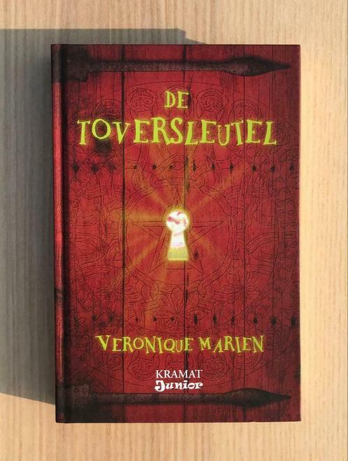 De Toversleutel - Hardcover - Als nieuw, Livres, Livres pour enfants | Jeunesse | 10 à 12 ans, Comme neuf, Enlèvement ou Envoi