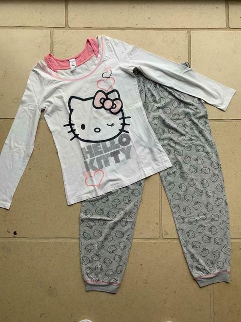 Witte Pyjama 'Hello Kitty' met grijze broek, Maat: Small, Kleding | Dames, Homewear, Zo goed als nieuw, Maat 36 (S), Wit, Ophalen of Verzenden