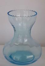 Vaas glas - Licht blauw met gekartelde rand, Huis en Inrichting, Minder dan 50 cm, Glas, Blauw, Ophalen of Verzenden
