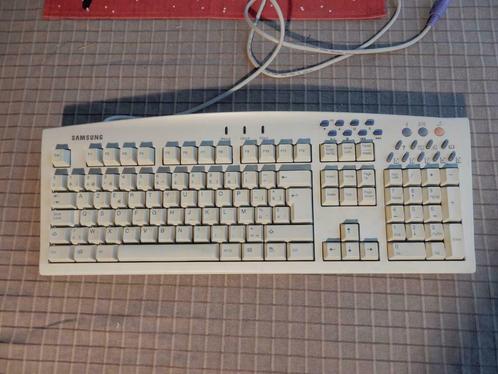 Samsung vintage Keyboard clavier PS2, Informatique & Logiciels, Claviers, Comme neuf, Azerty, Filaire, Touches multimédia, Enlèvement ou Envoi