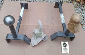 open haard: houtblokhouder, bokken, houten wieg beschikbaar voor biedingen