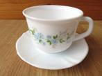 vintage tasse et sous tasse arcopal motifs myosotis veronica, Ophalen of Verzenden, Gebruikt, Kop(pen) en/of Schotel(s)