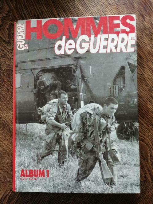 ALBUMS RELIES MILITARIA ARMES  HOMMES de GUERRE, Verzamelen, Militaria | Algemeen, Overige soorten, Boek of Tijdschrift, Ophalen of Verzenden