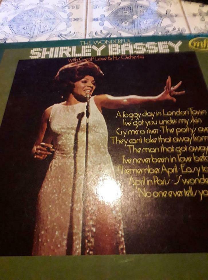 DISQUE VYNIL SHIRLEY BASSEY, CD & DVD, Vinyles | Pop, Utilisé, Avant 1960, Autres formats, Enlèvement ou Envoi