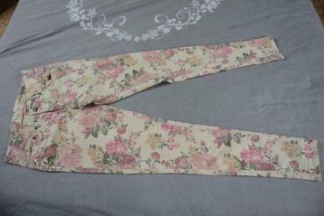 America Today jeans W28 Skinny California Dreaming bloemen, Kleding | Dames, Verzenden, Geel, Maat 36 (S), Gedragen