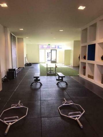 SPORTvloertegels van 100x100x15 mm  met 3 JAAR GARANTIE!! beschikbaar voor biedingen