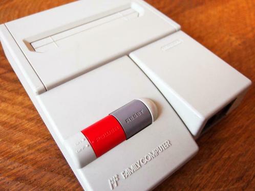 Nintendo AV Famicom + Controller / HVC-101 new nes japan, Games en Spelcomputers, Spelcomputers | Nintendo NES, Gebruikt, Met 1 controller