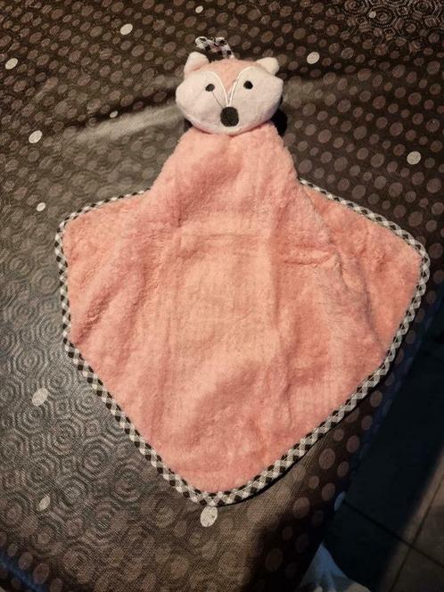 Super schattig en zacht handdoekje roos met een vosje, Kinderen en Baby's, Speelgoed | Knuffels en Pluche, Nieuw, Overige typen
