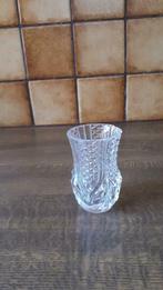 Glazen vaasje 8.5 cm hoog, Antiek en Kunst, Antiek | Glaswerk en Kristal, Ophalen of Verzenden