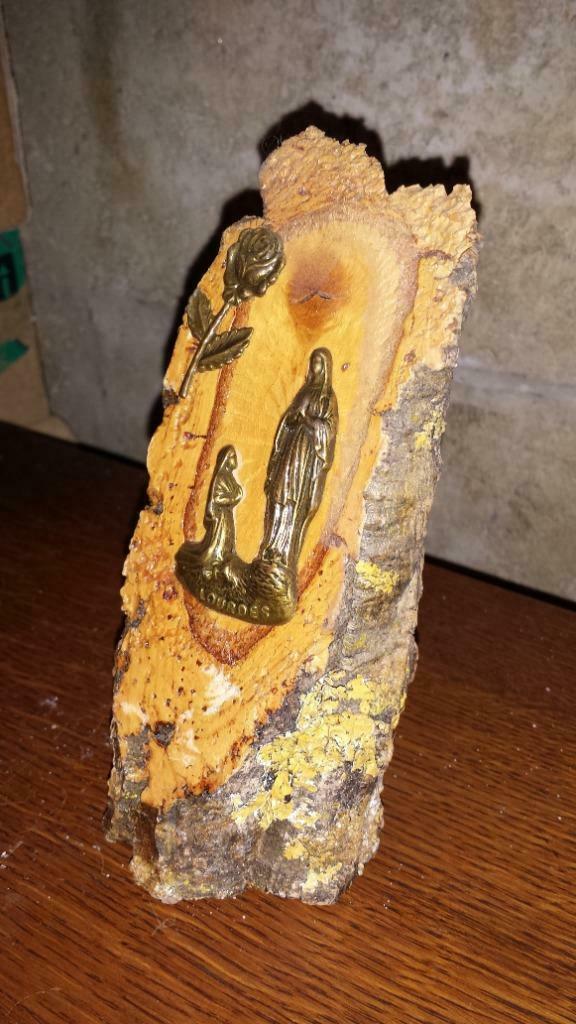 Notre Dame de Lourdes dans du bois, Enlèvement ou Envoi