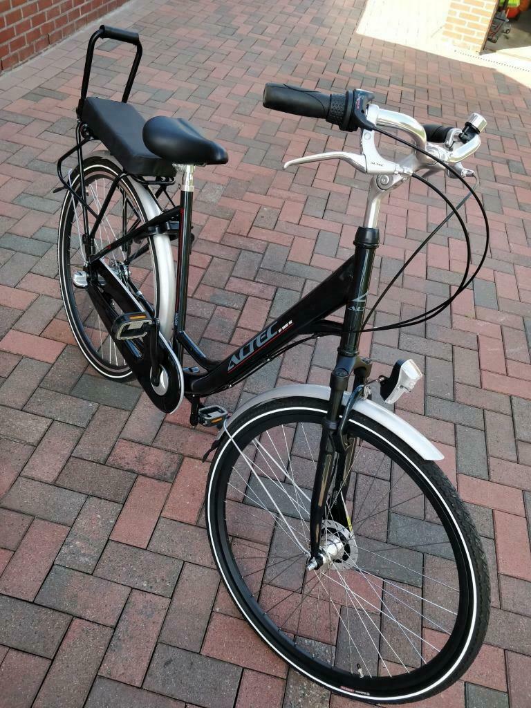 ② Damesfiets frame 52 met 28 inch spaken fiets — Fietsen | Dames |  Damesfietsen — 2dehands