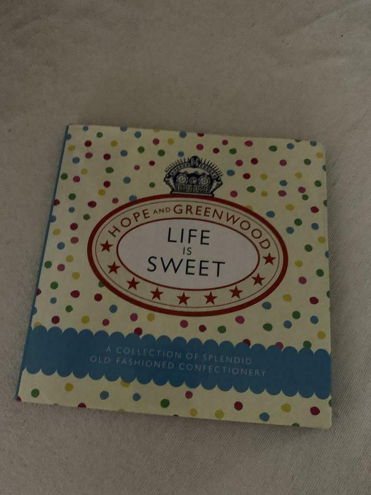 Life is sweet, Boeken, Kookboeken, Zo goed als nieuw, Taart, Gebak en Desserts, Europa, Ophalen of Verzenden