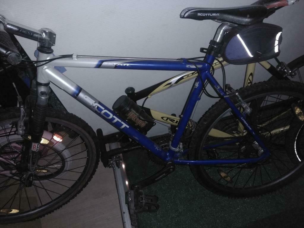 ② Mooie Amerikaanse blauw /witte SCOTT MTB 275€ — Fietsen | Mountainbikes  en ATB — 2dehands