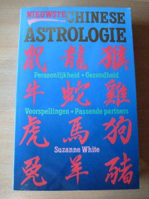 Nieuwste Chinese Astrologie (Suzanne White), Livres, Ésotérisme & Spiritualité, Utilisé, Enlèvement ou Envoi