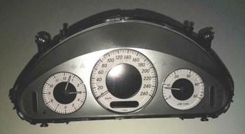 Snelheidsmeter Km teller MB  W211 Instrument, Auto-onderdelen, Ophalen of Verzenden, Gebruikt, Mercedes-Benz