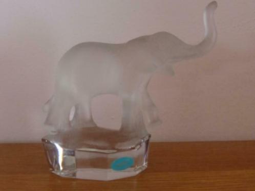 Mat kristal glazen olifant “Goebel Duitsland”, Antiquités & Art, Antiquités | Verre & Cristal, Enlèvement ou Envoi