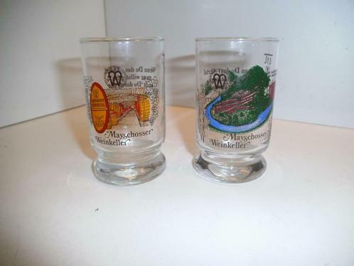 Lot de 2 verres souvenirs "Mayschosser Weinkeller" (DS113-e, Collections, Verres & Petits Verres, Comme neuf, Verres et Verres à shot