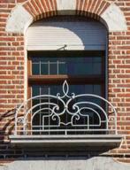 smeedijzer gevel-ornament , balkon , valbeveiliging ,railing