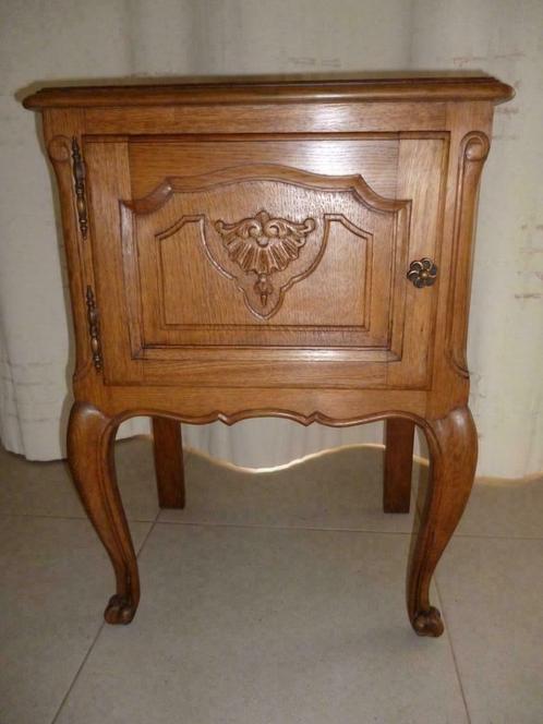 Zeer fijn gedecoreerd oud kastje nachttafel bretoense stijl, Antiek en Kunst, Curiosa en Brocante, Ophalen of Verzenden