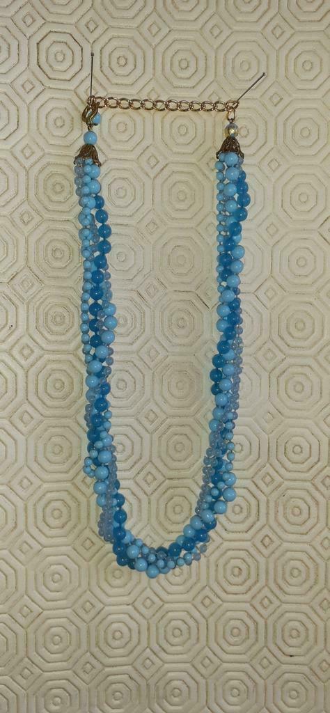 Collier 5 rang bleu ciel, Bijoux, Sacs & Beauté, Colliers, Comme neuf, Synthétique, Bleu, Enlèvement ou Envoi