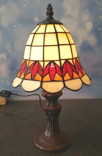 tiffanylamp beschikbaar voor biedingen