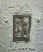 T-shirt Religion L, Enlèvement ou Envoi, Porté