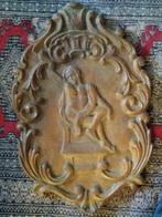 2 bas reliefs in hout, Ophalen