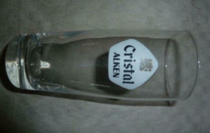 #G bier glas CRISTAL ALKEN ' geen ribbels met wit zwart logo, Verzamelen, Glas en Drinkglazen, Gebruikt, Bierglas, Ophalen of Verzenden