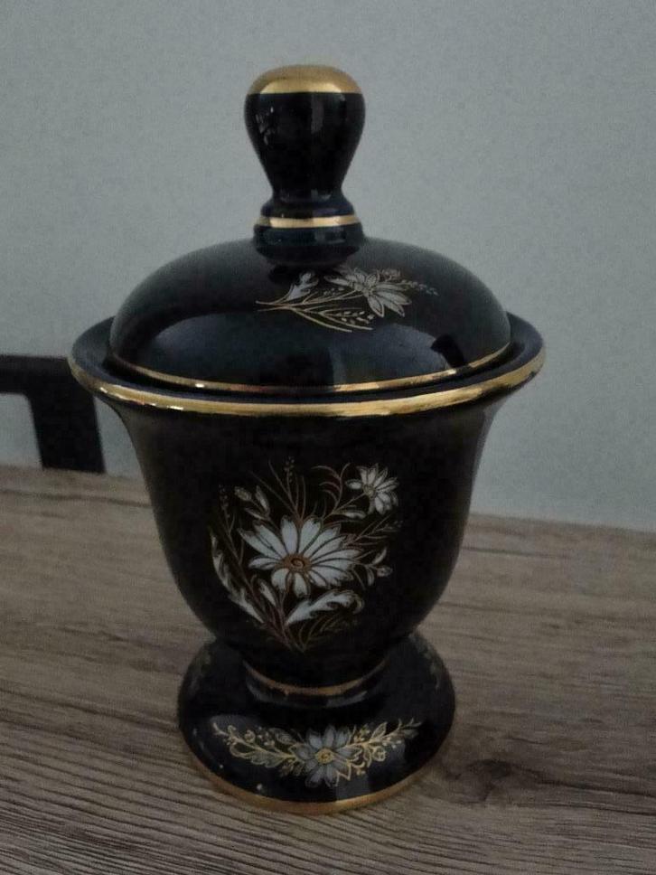 Bonbonnière, Antiek en Kunst, Antiek | Keramiek en Aardewerk, Ophalen of Verzenden