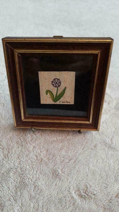 kadertje met staander en tekening op papyrus gestempeld, Huis en Inrichting, Woonaccessoires | Lijsten, Gebruikt, Minder dan 50 cm