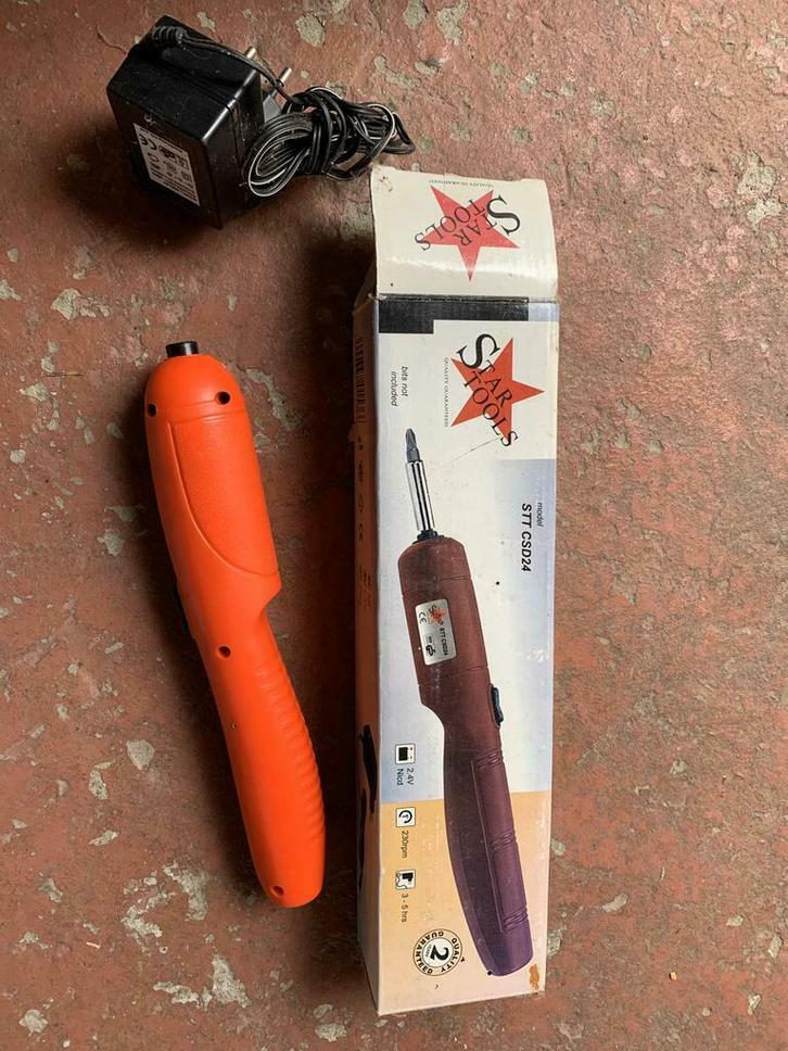 Petit tournevis sur batterie neuf, Caravanes & Camping, Outils de camping