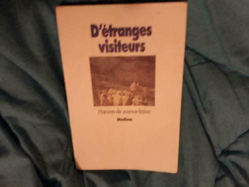 D'étranges visiteurs, Livres, Livres pour enfants | Jeunesse | 13 ans et plus, Comme neuf, Fiction, Enlèvement ou Envoi