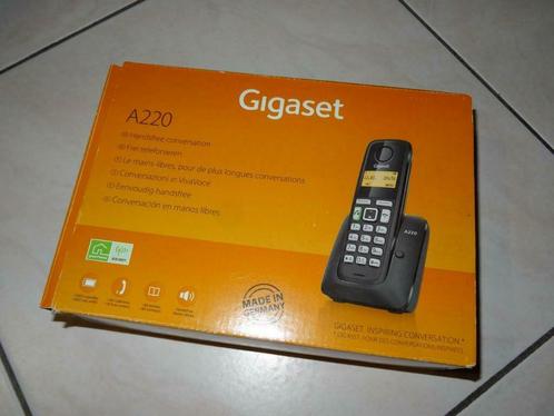 Telefoon Gigaset  A220  met basisstation (handsfree), Télécoms, Téléphones fixes | Combinés & sans fil, Utilisé, 1 combiné, À Faible Émission d'Ondes