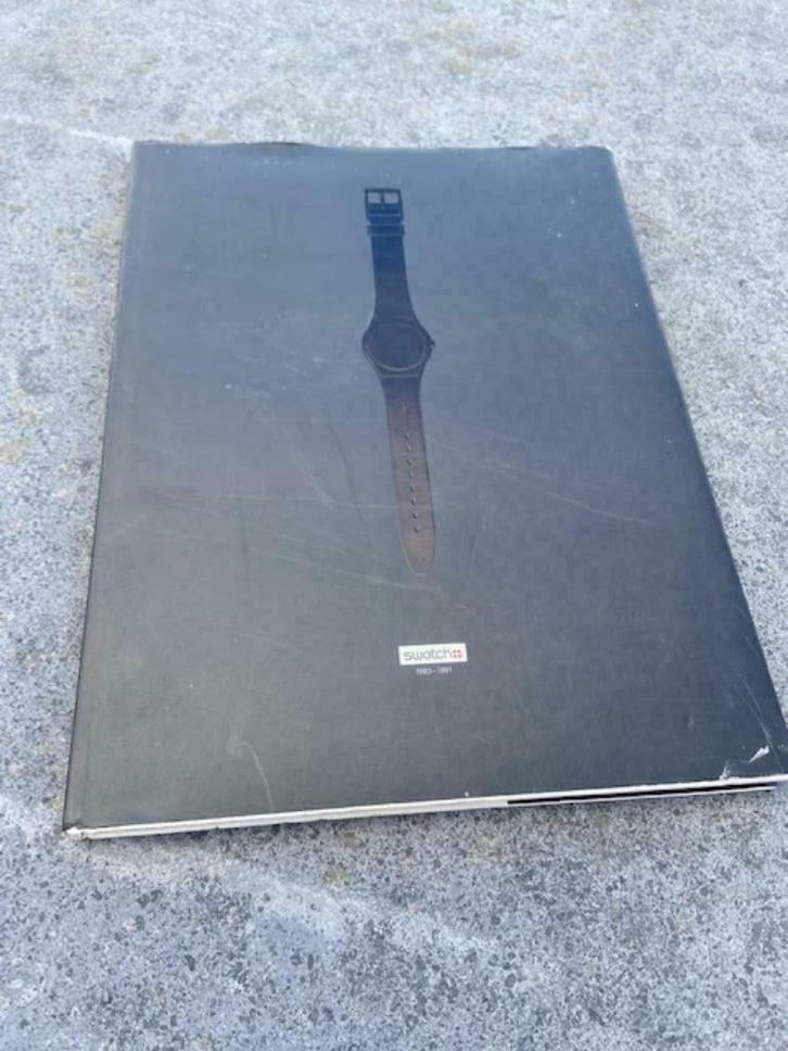 Livre Swatch 1983 - 1991, Boeken, Kunst en Cultuur | Beeldend, Gelezen, Grafische vormgeving, Ophalen of Verzenden