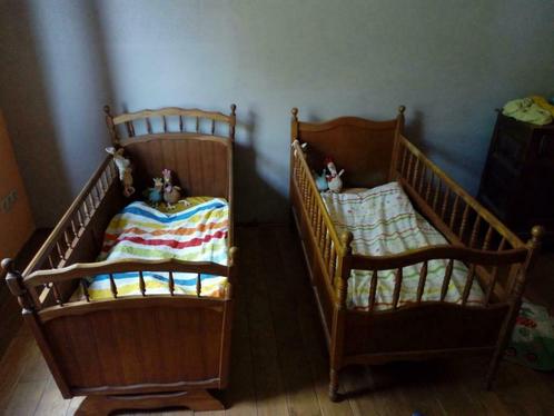 2 lits bébés en bois entièrement remis à neuf + matelas, Enfants & Bébés, Chambre d'enfant | Lits, Utilisé, Matelas, Enlèvement ou Envoi