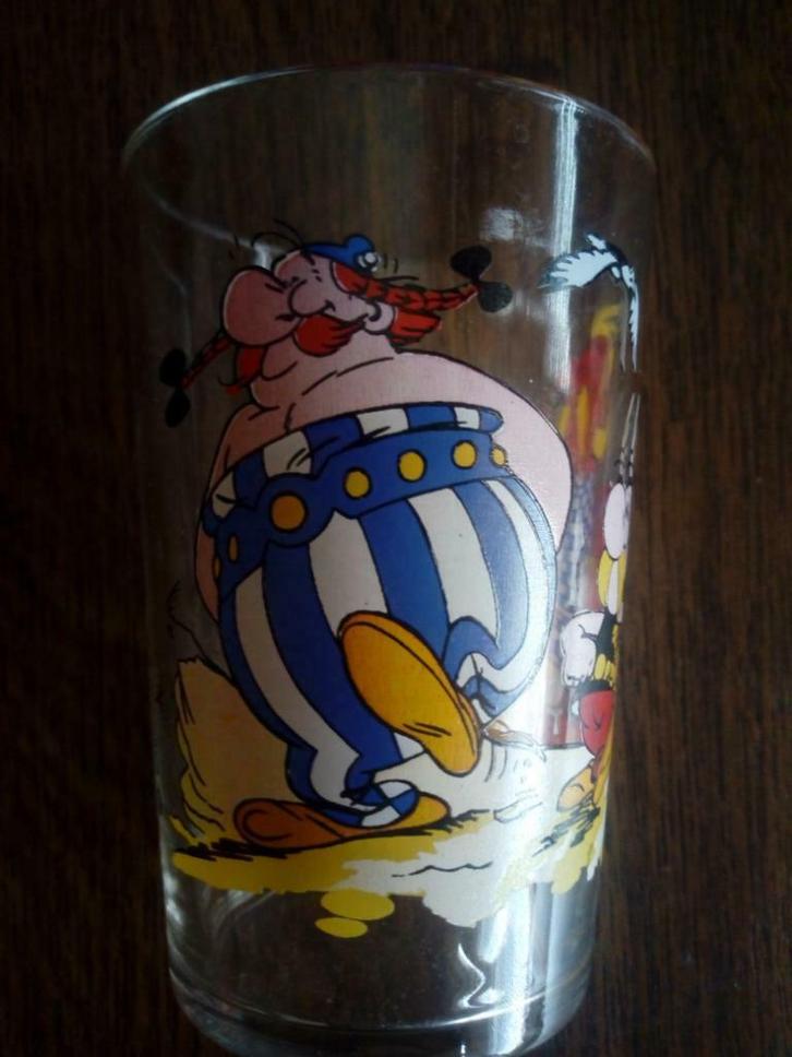 asterix en obelix strip glas collecti amora, Verzamelen, Biermerken, Gebruikt, Glas of Glazen, Overige merken, Verzenden
