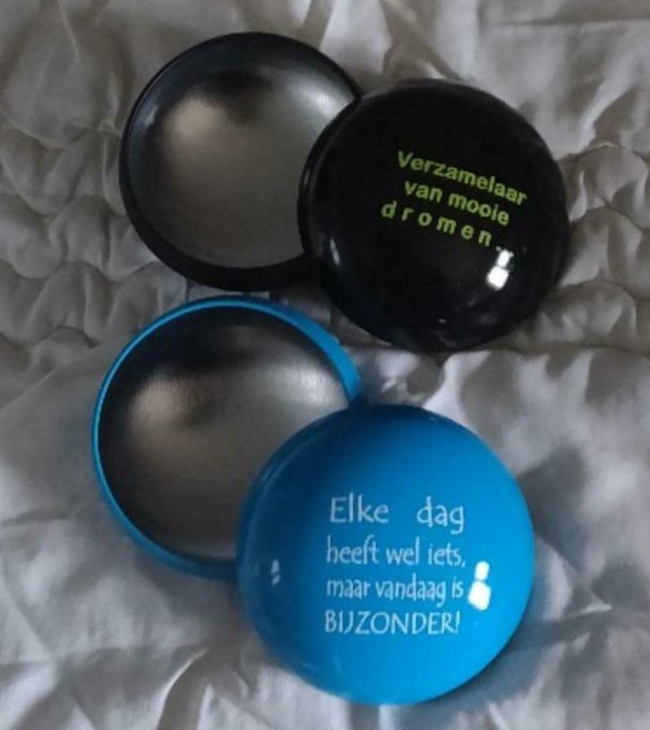 Bedrukte metalen reuzesmarties., Kinderen en Baby's, Kraamcadeaus en Geboorteborden, Nieuw, Kraamcadeau, Ophalen of Verzenden