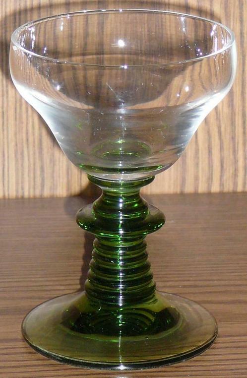 6 Champagneglazen met groene voet (m)(doos 3), Huis en Inrichting, Keuken | Servies, Ophalen of Verzenden