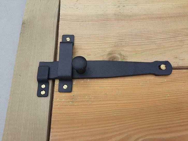 Deurbeslag, antiek ijzeren grendel, oude klink,19cm, Doe-het-zelf en Bouw, Hang- en Sluitwerk, Nieuw, Klink of Kruk, IJzer, Ophalen