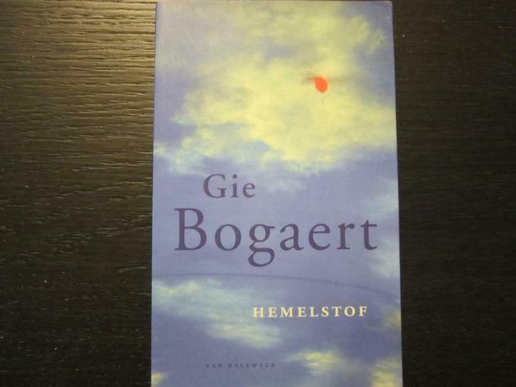 Hemelstof   (Gie Bogaert), Livres, Littérature, Comme neuf, Enlèvement