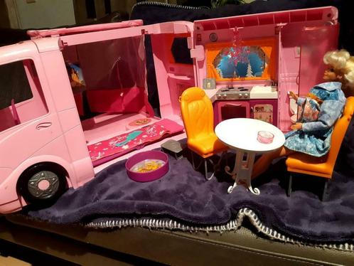 Barbie's glamour dream camper (2008) + vintage parfum barbie, Kinderen en Baby's, Speelgoed |Speelgoedvoertuigen, Gebruikt, Ophalen of Verzenden