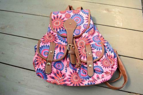 Rugzak met gebloemde stof en bruin synthetisch leer, Handtassen en Accessoires, Tassen | Damestassen, Nieuw, Handtas, Roze, Verzenden